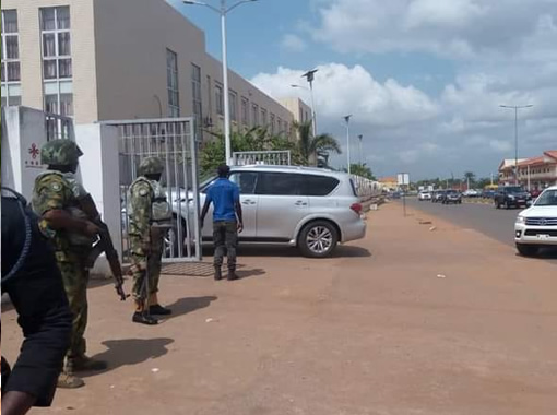 Guiné-Bissau: Membros do Governo libertados de palácio ocupado por militares, PR e PM em parte incerta